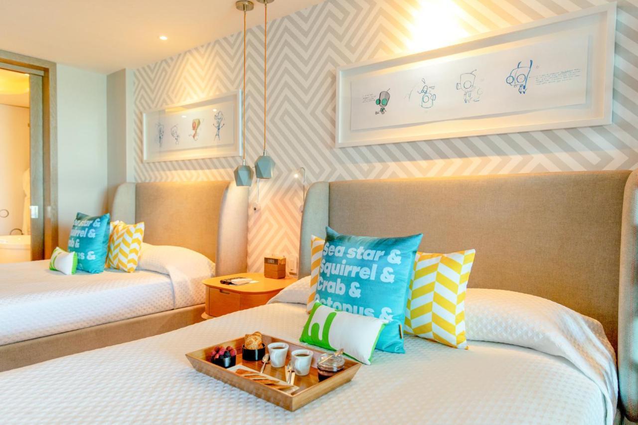 Penthouse Swim-Up Oceanfront Queen Suite